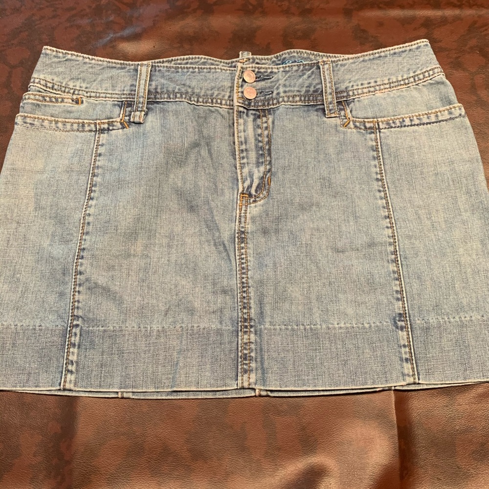 Gap mini skirt
